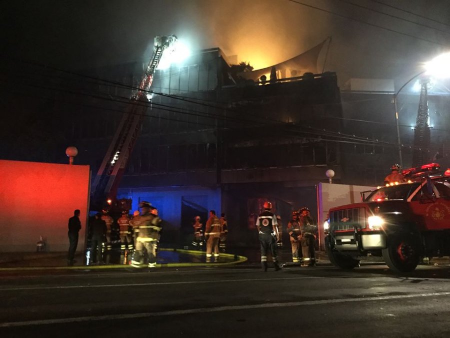 Se incendian fabricas de Steren en Azcapotzalco