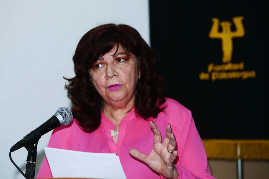 EN LA LOCURA INTERVIENEN ASPECTOS TANTO GENÉTICOS COMO SOCIALES