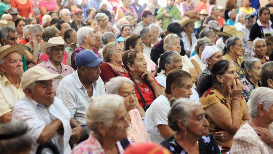 Más adultos mayores recibirán pensión alimenticia en Colima