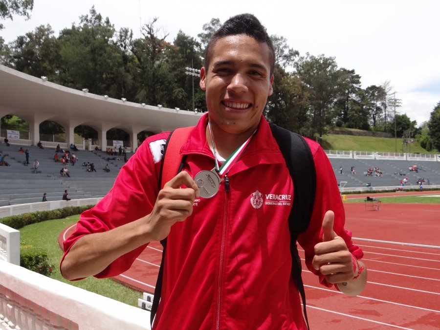 Brayan Martínez, talento del CNAR, destaca en Universiada Nacional