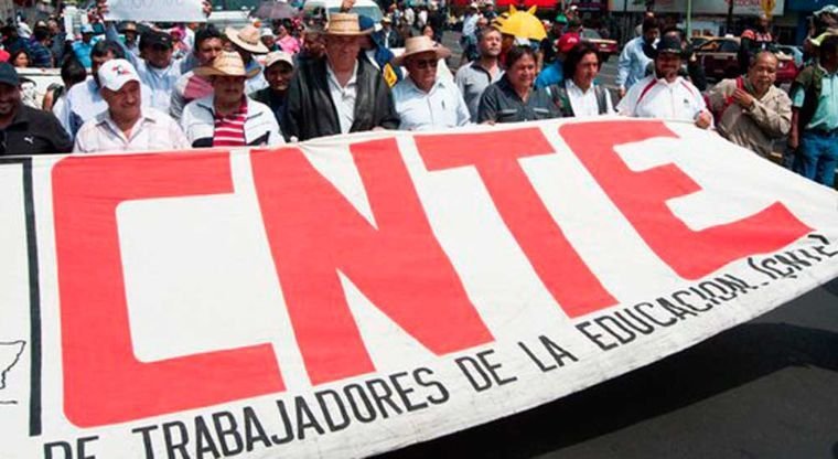 Marcha CNTE con saldo blanco