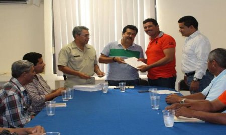 Reciben pescadores certificados nacionales de seguridad marÃ­tima