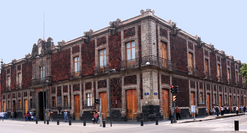 Rinden tributo a Cholombianos con montaje interactivo en el Museo de la Ciudad de México