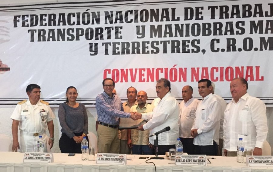 Reconoce Nacho aportación al desarrollo de los trabajadores portuarios