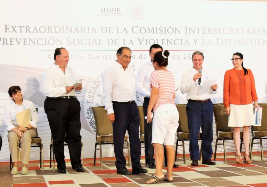 Guerrero es prioridad para Enrique Peña Nieto, Osorio Chong ofrece su respaldo a Héctor Astudillo