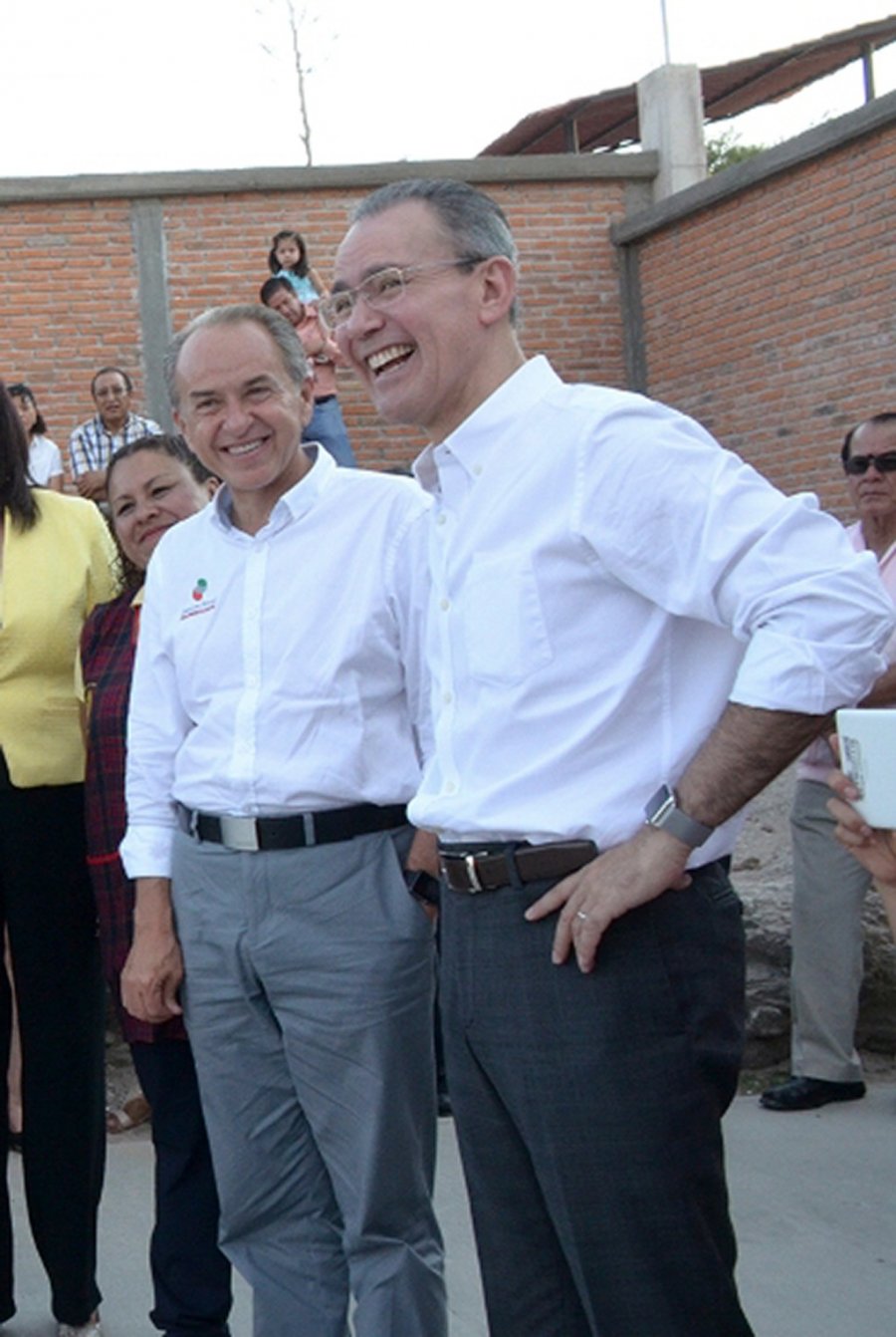 SLP DE LOS 3 ESTADOS MÁS EFICACES DEL PROGRAMA a€œESCUELAS AL CIENa€: INIFED