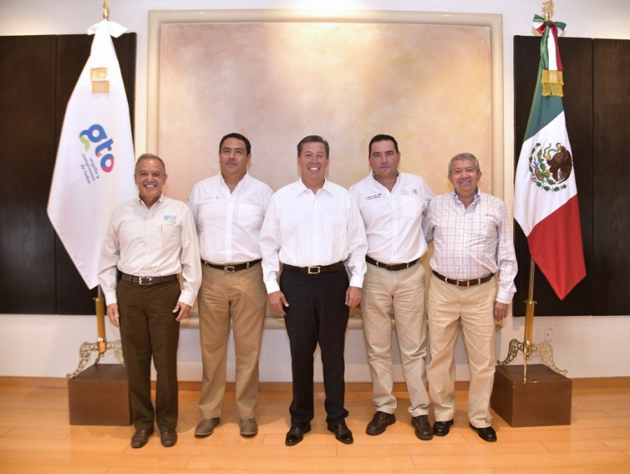 GOBIERNO DEL ESTADO ACUERDA MÁS DE 406 MDP PARA MEJORA DE CARRETERAS FEDERALES