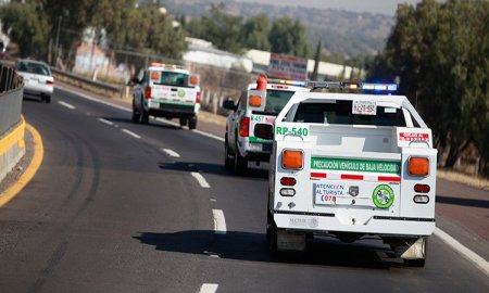 Brinda Ãngeles Verdes de la Sectur atenciÃ³n carretera durante el â€œRally Maya 2016â€