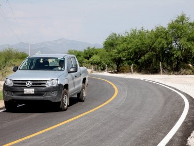 GOBIERNO ESTATAL REALIZA 61 OBRAS CARRETERAS POR 201 MDP EN LAS CUATRO REGIONES