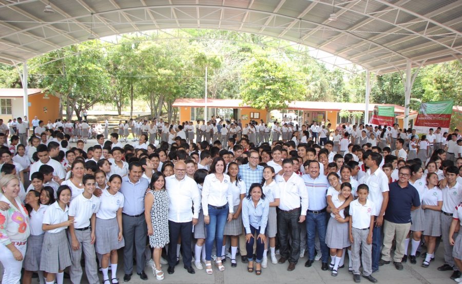 Entrega JIPS obras en Comala con valor superior a los 4 mdp
