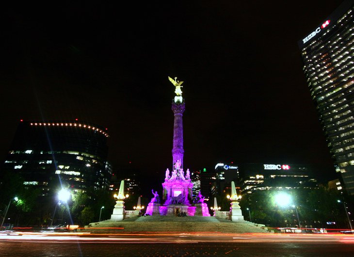 Ilumina IEDF, de color morado, monumentos emblemáticos de la Ciudad de México para llamar a votar