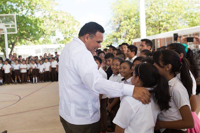 Escuelas al CIEN avanzan en Yucatán