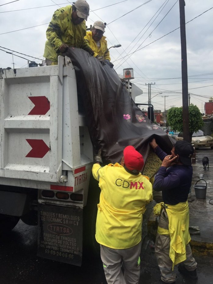 Atiende Gobierno de la CDMX daños en Iztapalapa por intensa lluvia