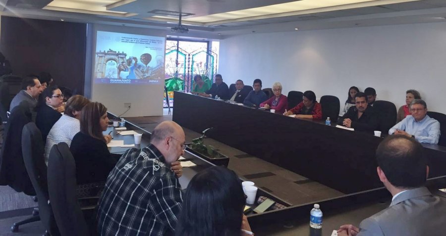 Presenta Olivera Rocha cartelera turÃstica de Guanajuato a agentes de CDMX