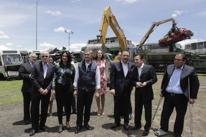 Inicia proceso de chatarrización con 700 microbuses