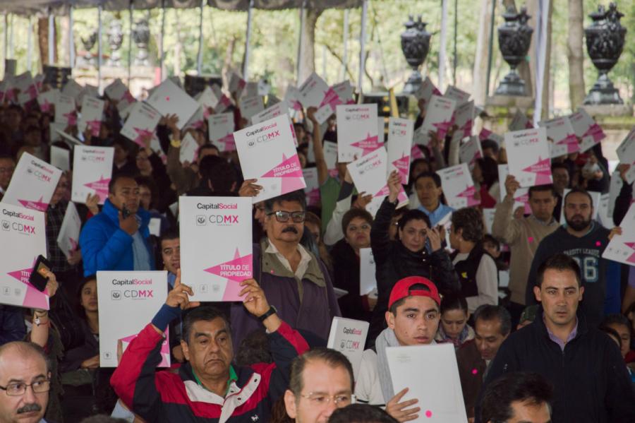 Entrega 'El Abogado en tu Casa' más de 50 mil escrituras