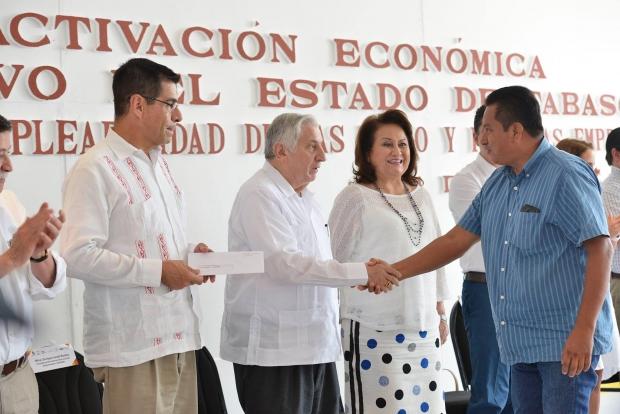Fortalecen Arturo Núñez y Enrique Jacob a micro y pequeños empresarios tabasqueños