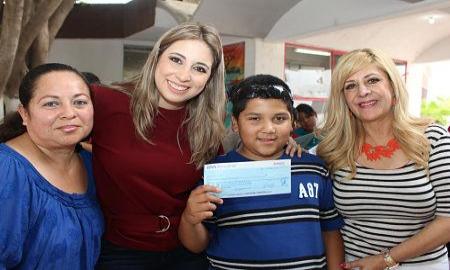 Becas educativas y deportivas llegan a familias vulnerables