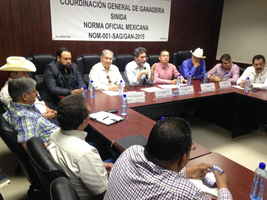 Durango en 85% del ganado aretado: Francisco Gamboaâ€¨