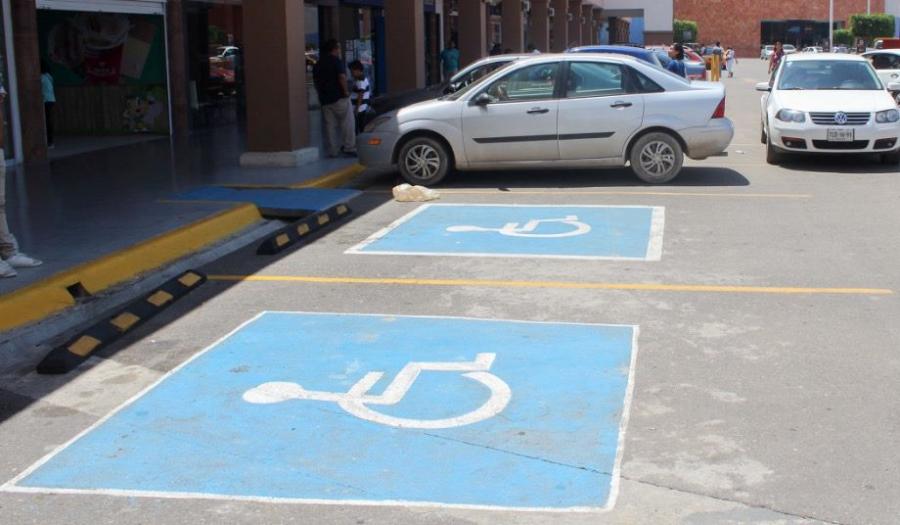 SEMOVI autoriza 70 áreas de estacionamiento en vía pública para personas con discapacidad
