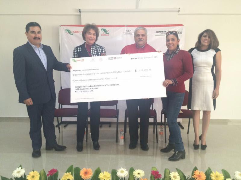 Reciben docentes del Cecytez estímulos por buenos resultados