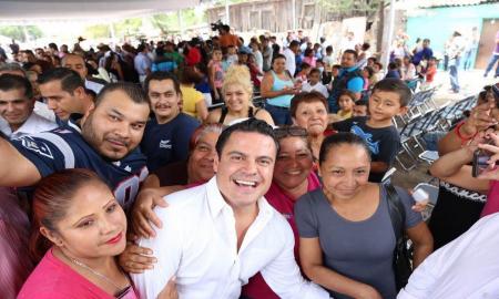 Da Jalisco certeza jurÃ­dica a familias de la Colonia Ferrocarril