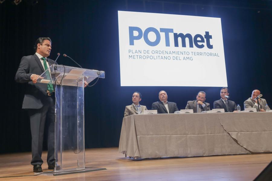 Llama Gobernador a cumplir el POTmet
