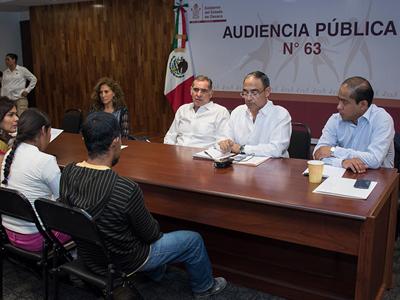Atiende Gabino Cué planteamientos ciudadanos en la 63 Audiencia Pública