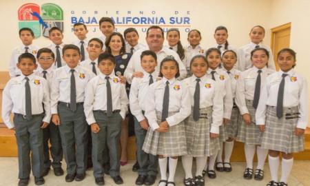 Trabajamos todos los dÃ­as por un mejor futuro para las y los niÃ±os de BCS: Carlos Mendoza