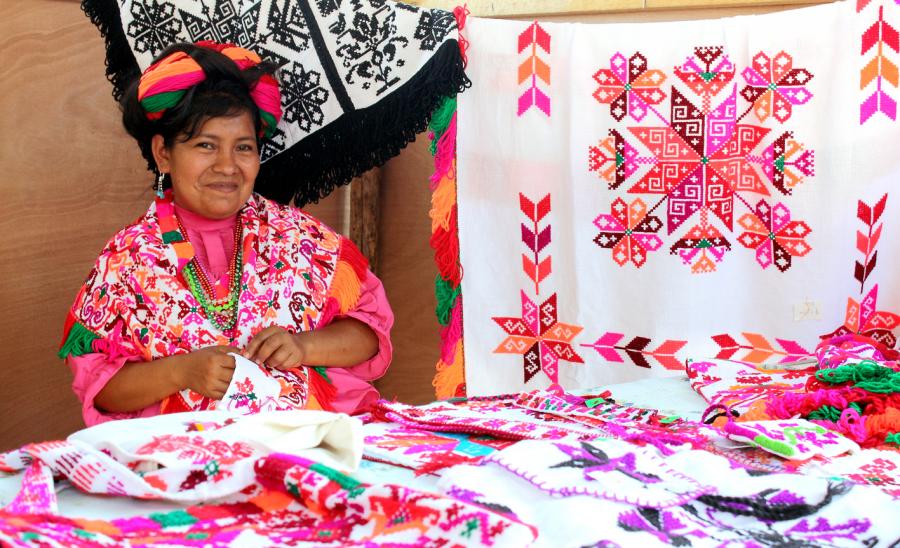 Más de tres mil personas disfrutaron del primer día de actividades del Festival de la Huasteca