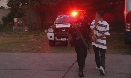 Detiene SSP a persona por robo a interior de vehÃ­culo en Colima