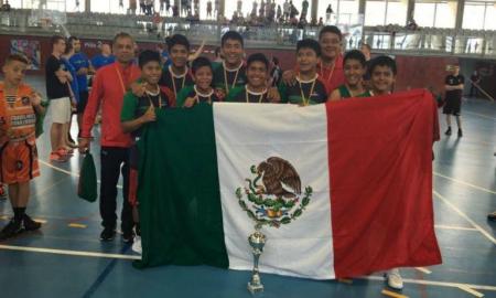 Los niÃ±os Triquis, invictos y campeones en la copa de Barcelona 2016