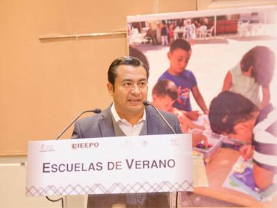 Capacita IEEPO a instructores del programa a€œEscuelas de Veranoa€