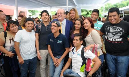 Convoca Graco RamÃ­rez a estudiantes a defender la Beca Salario
