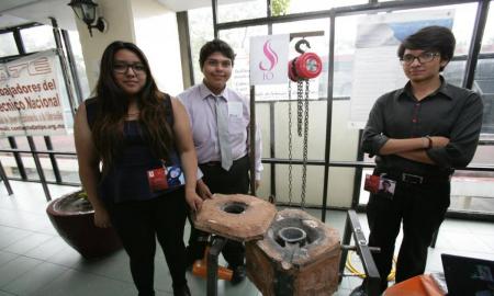 REALIZAN PRÃCTICAS METALMECÃNICAS CON HORNO FUNDIDOR POLITÃ‰CNICO