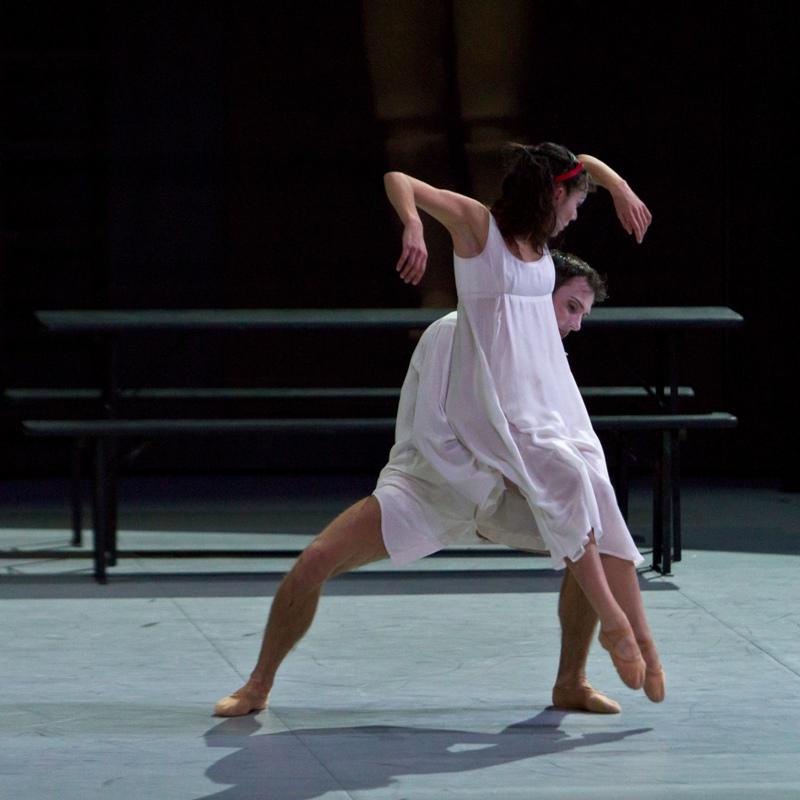 Imparte Hervé Courtain, de la Escuela de Danza de la Ópera de París, cursos para los alumnos del CCOY