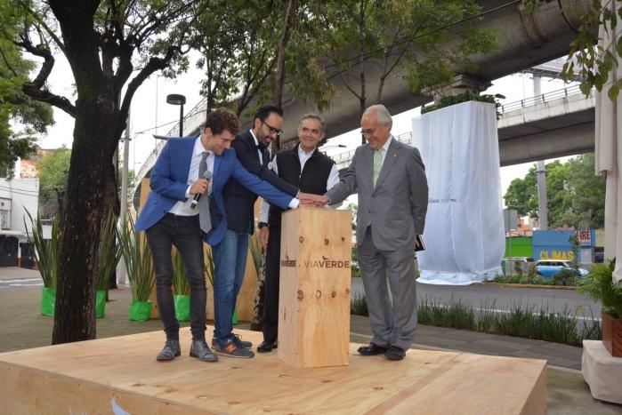 Jardines verticales en Periférico