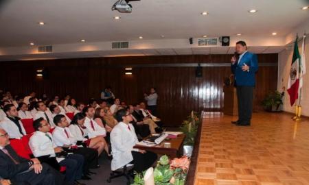 Dan a conocer a mÃ©dicos residentes la situaciÃ³n del sector salud en el EdomÃ©x