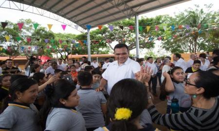 Nuevo domo en la primaria "IchcaanzihÃ³"