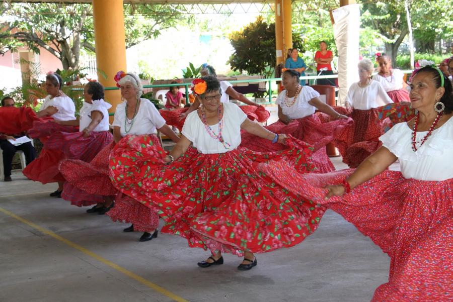 Clausura DIF estatal actividades de los centros de convivencia de la Tercera Edad