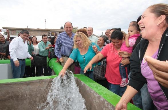 Lleva Gobierno de Rubén Moreira agua a todos los rincones del estado