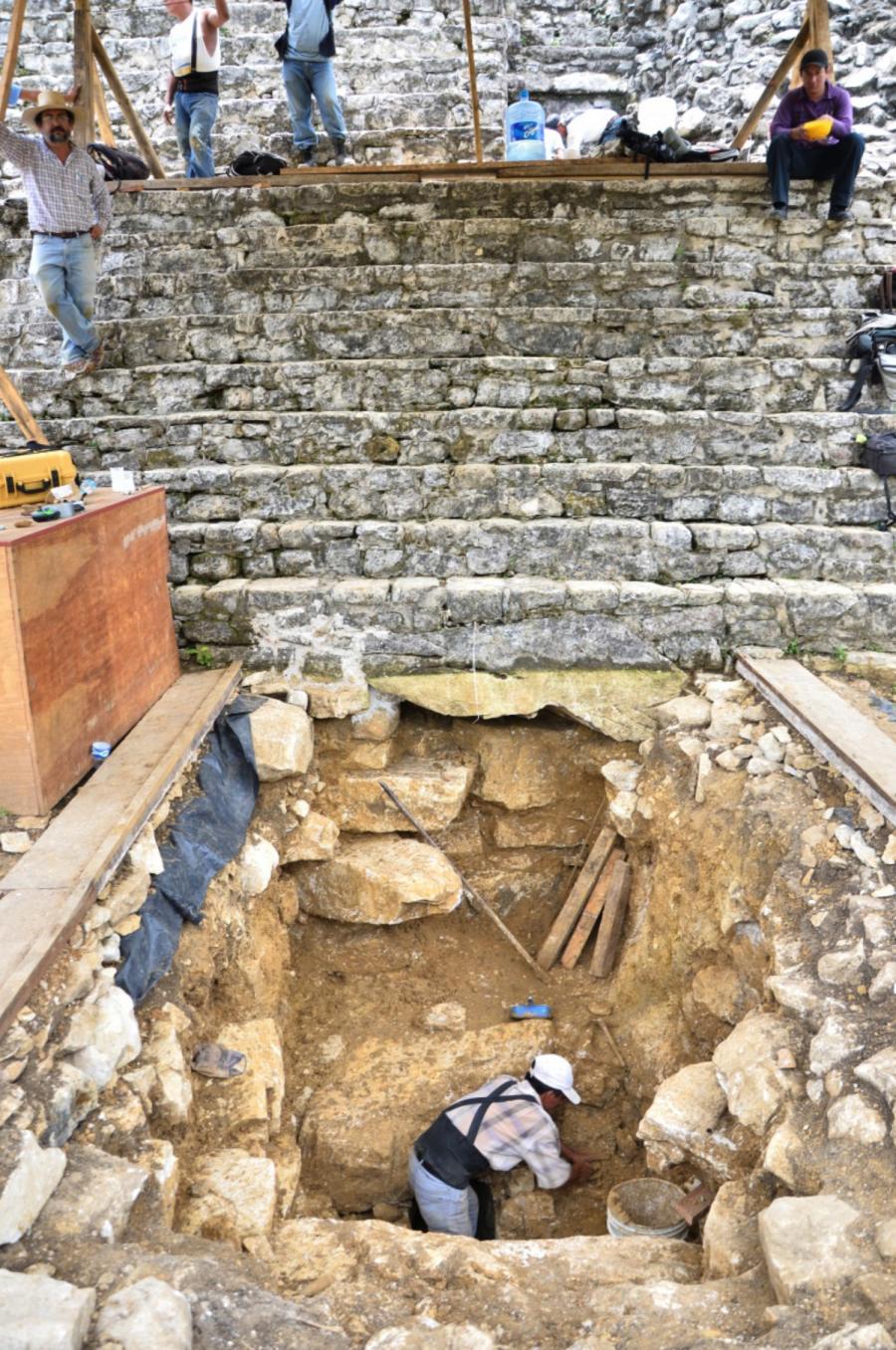 Hallan sistema de canales de agua bajo el Templo de las Inscripciones de Palenque