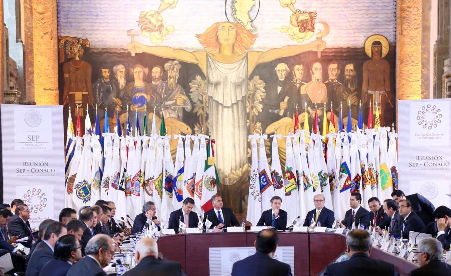 Asiste Aristóteles a análisis del Modelo Educativo 2016