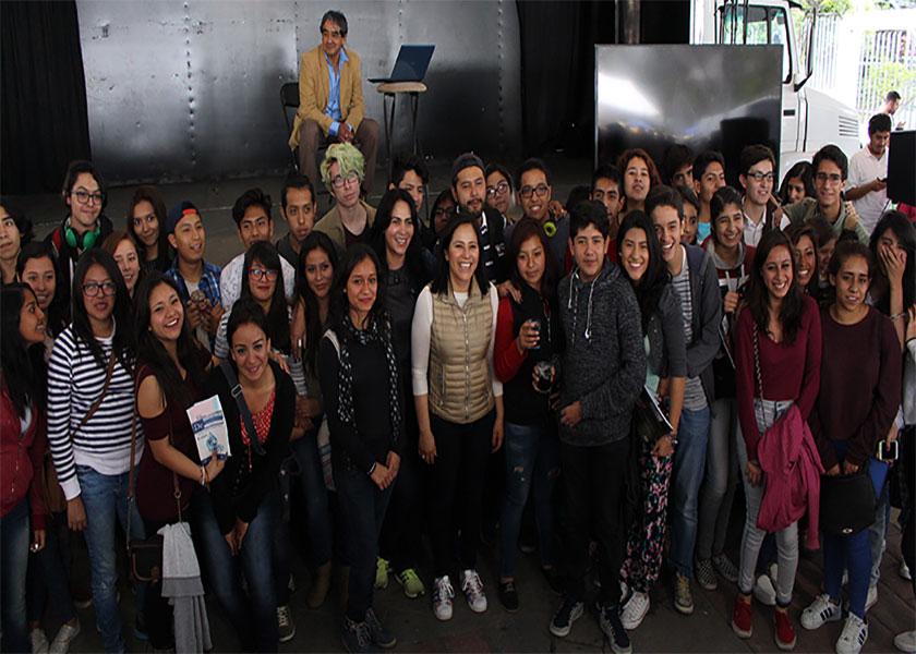 INAUGURA DIONE ANGUIANO PRIMER FESTIVAL ATÓMICO H2O DE CIENCIA Y ARTE EN IZTAPALAPA