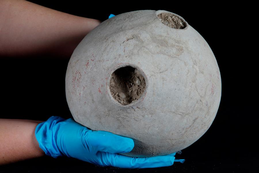 RESTAURAN VASIJAS FUNERARIAS DE MÁS DE 600 AÑOS HALLADAS EN EL DESIERTO SONORENSE
