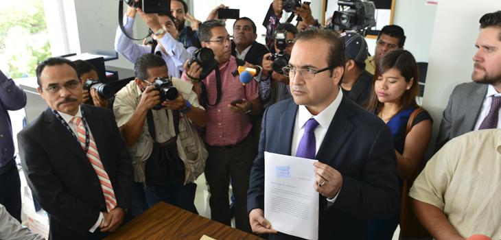 Presenta Gobernador denuncia contra Miguel Ãngel Yunes Linares por enriquecimiento ilÃ­cito