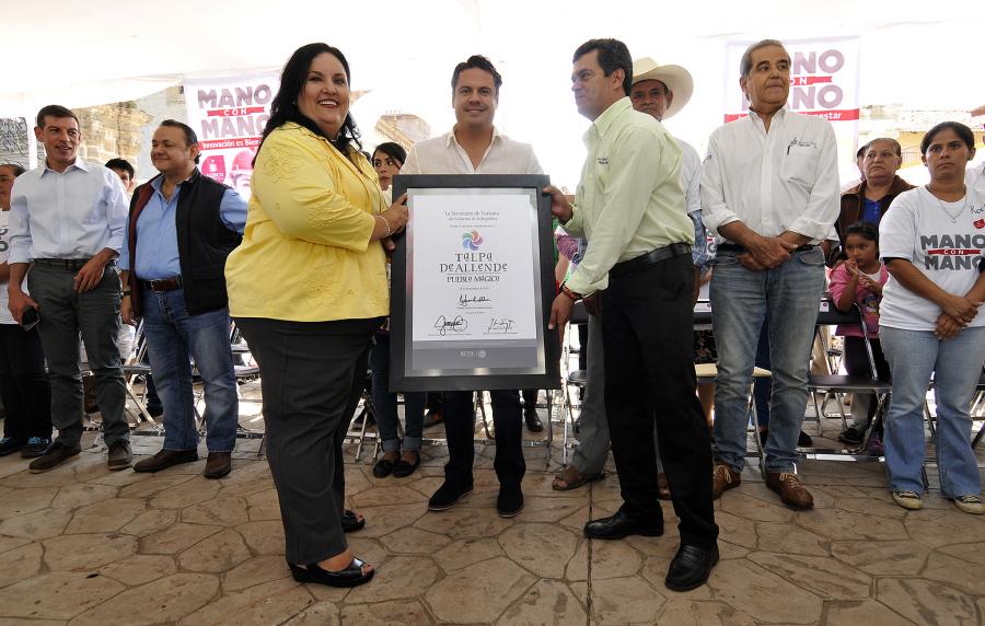 Entrega Gobernador distintivo de Pueblo Mágico a Talpa