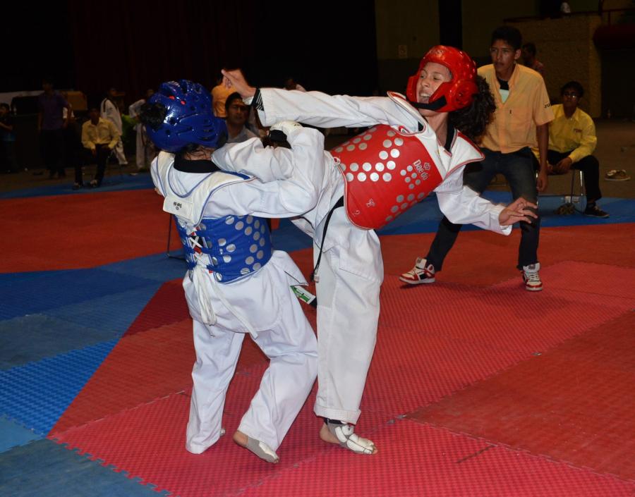 Se preparan taekwondoínes para Campeonato Mundial Juvenil