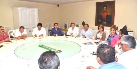 Productiva reunión de trabajo entre el gobernador HAF y los alcaldes del PAN