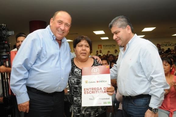 Otorga Gobernador Rubén Moreira certeza jurídica a coahuilenses